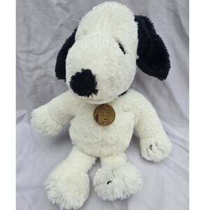 Hallmark Peanuts Classic Snoopy Plush 15 Inch Faux Leather Medallion Tag DEC15